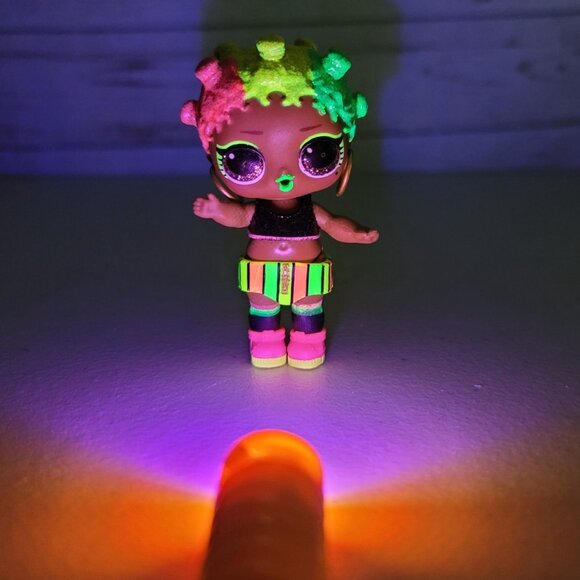 LOL Surprise Doll Blacklight Jammin Lights Series Lights Glitter Glow Neon 9 PCS - Picture 10 of 11